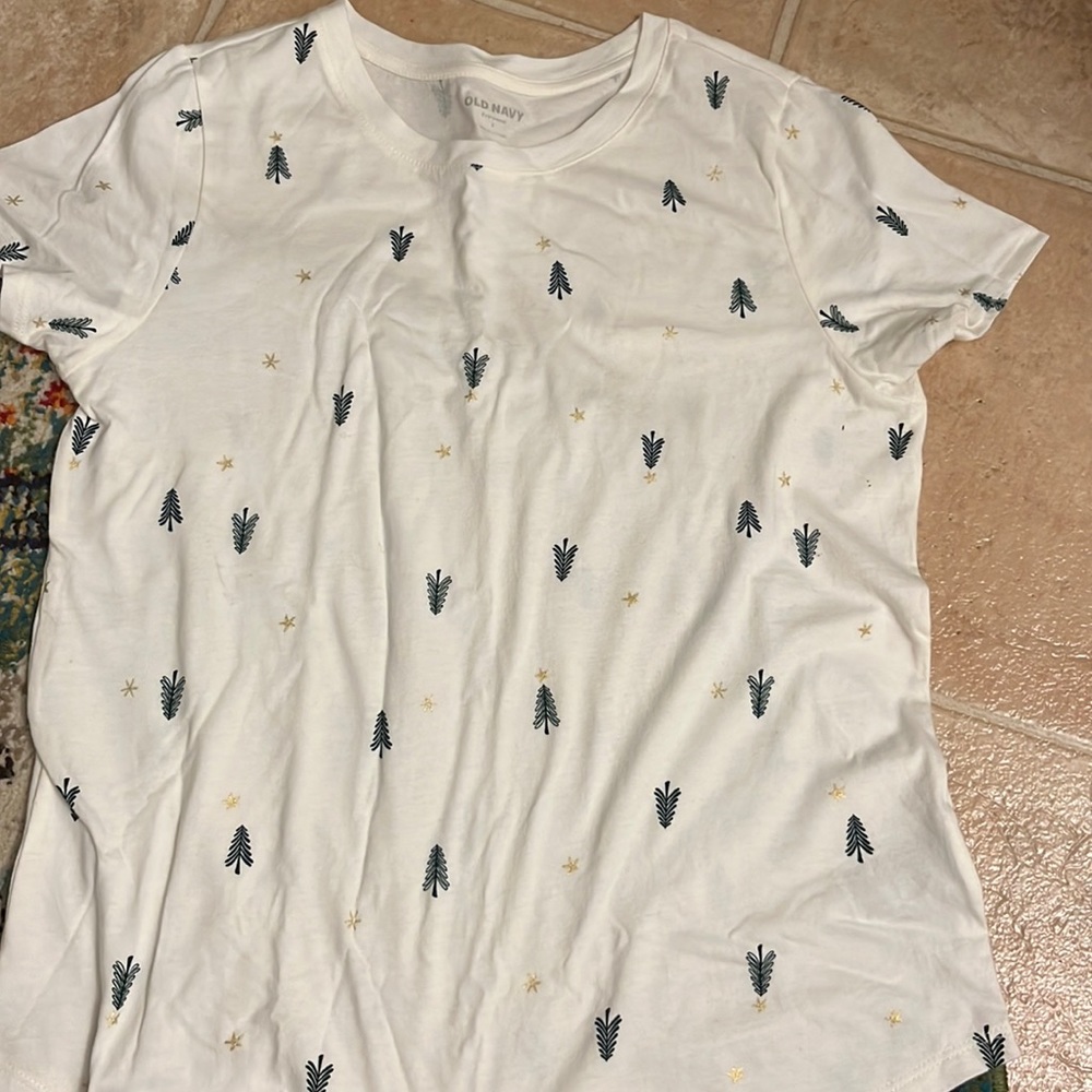 Christmas Old Navy t-shirt